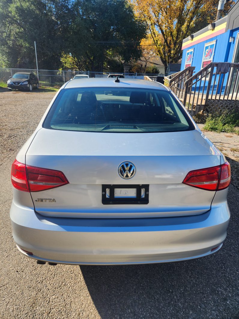 
								2015 Volkswagen Jetta full									