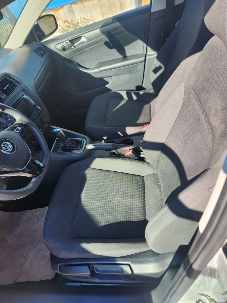 
								2015 Volkswagen Jetta full									