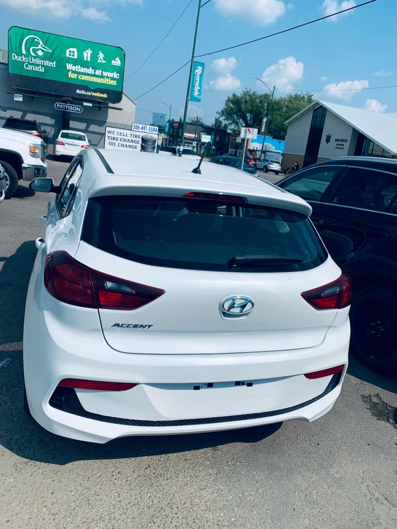 
								2020 HYUNDAI ACCENT SE full									