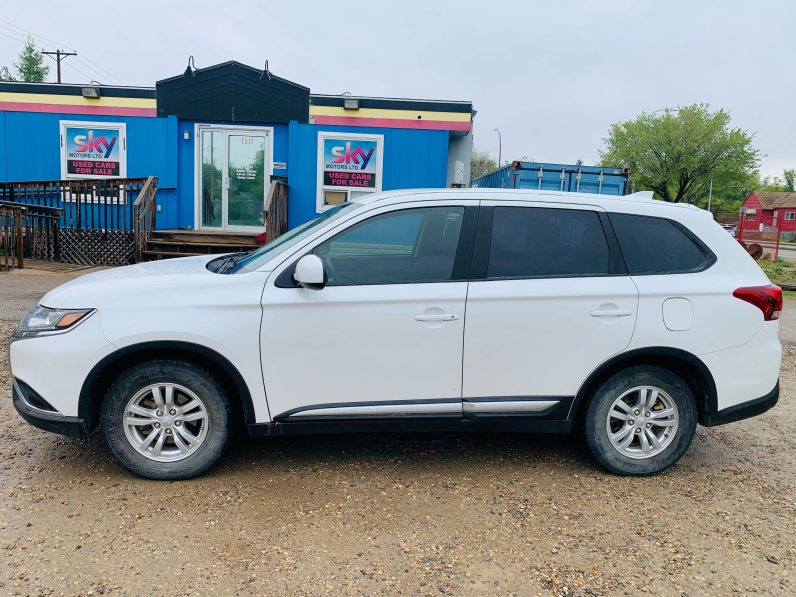 
								2020 MITSUBISHI OUTLANDER ES full									