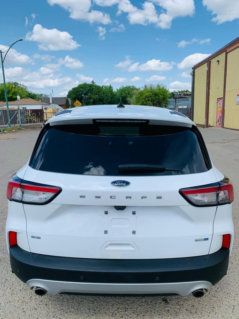 
								2020 Ford Escape SE full									