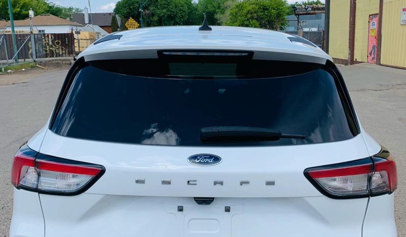 
								2020 Ford Escape SE full									