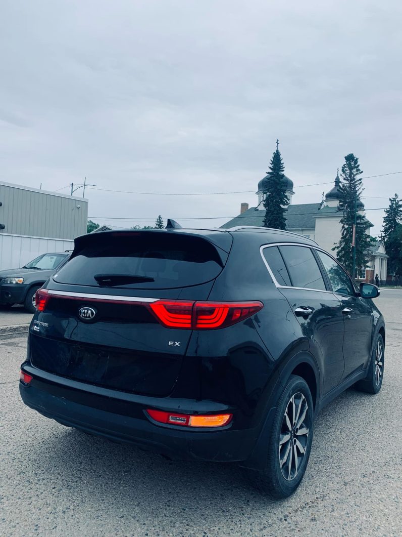 
								2017 KIA SPORTAGE EX full									