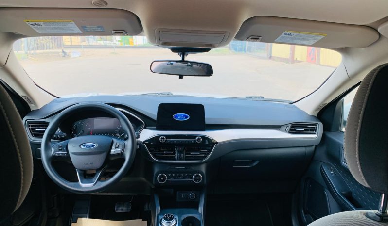 
								2020 Ford Escape SE full									