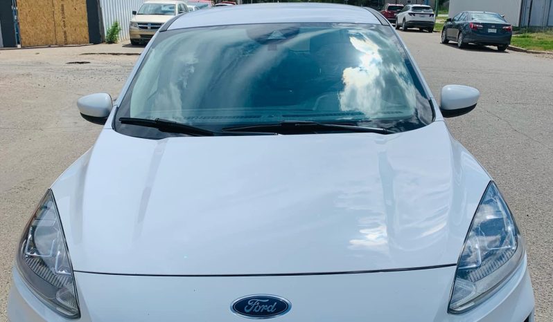 
								2020 Ford Escape SE full									