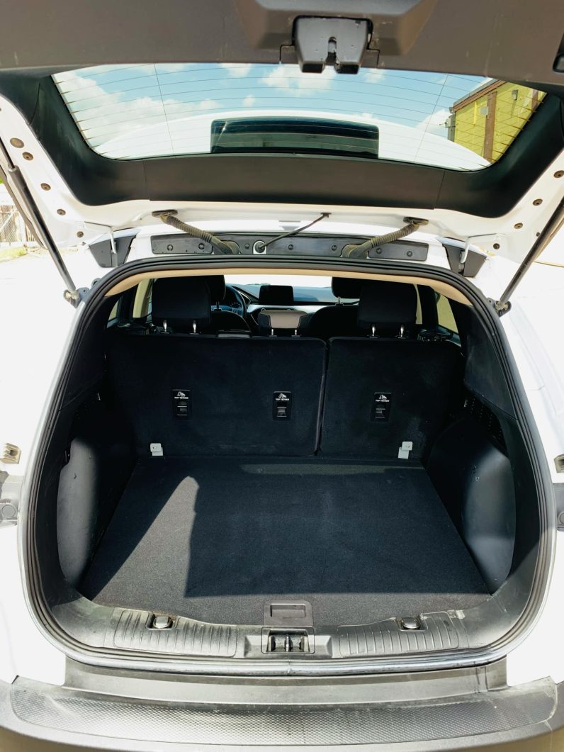 
								2020 Ford Escape SE full									