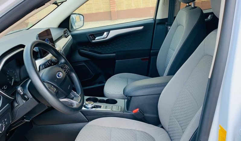 
								2020 Ford Escape SE full									