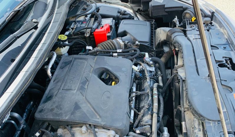 
								2020 Ford Escape SE full									