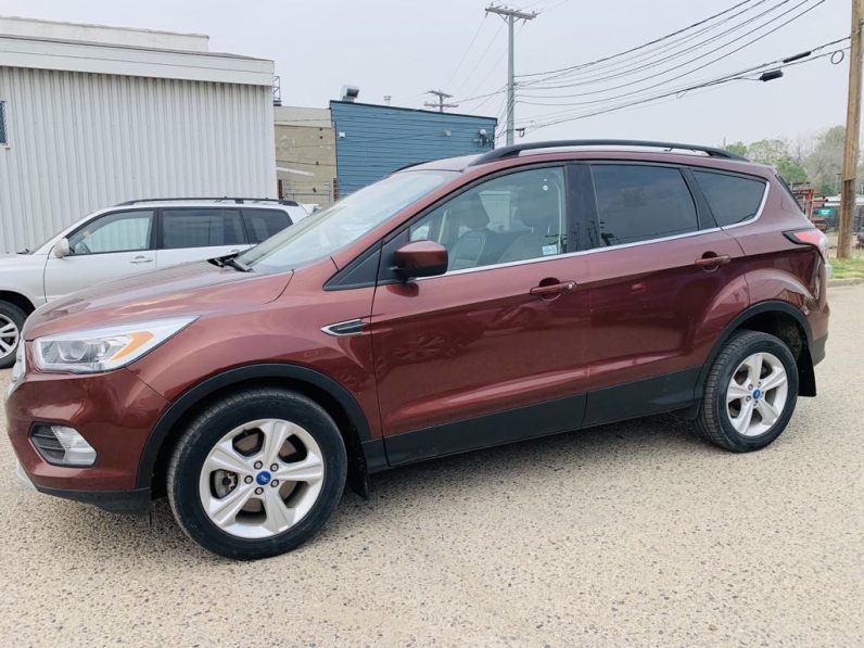 
								2018 FORD ESCAPE SEL full									