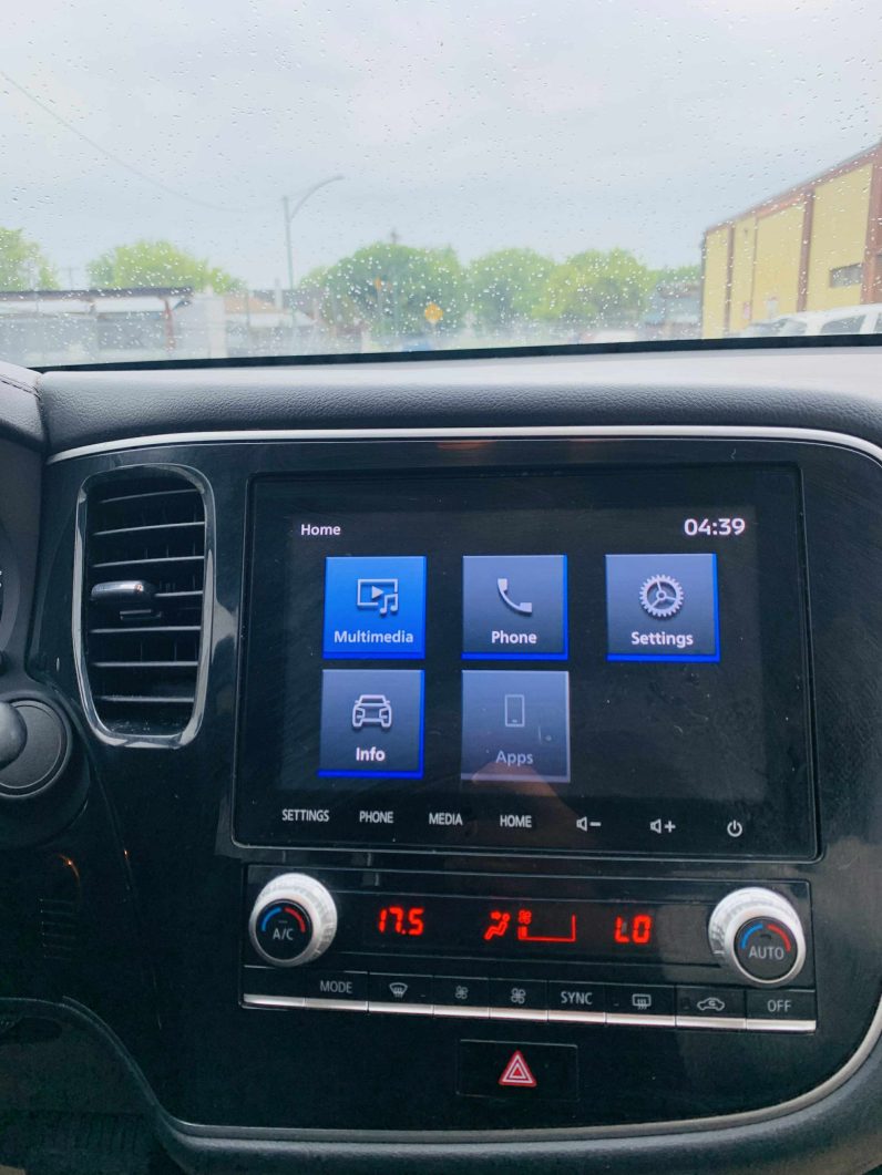 
								2020 MITSUBISHI OUTLANDER ES full									