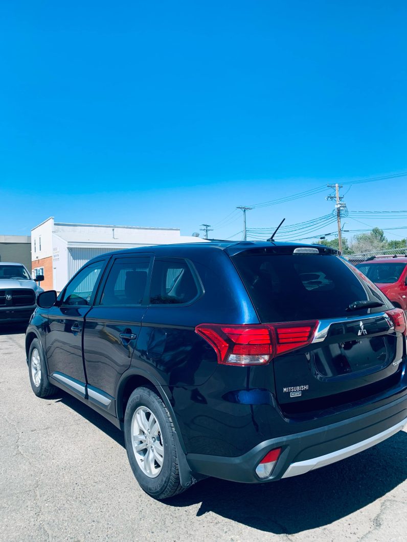 
								2016 MITSUBISHI OUTLANDER ES full									