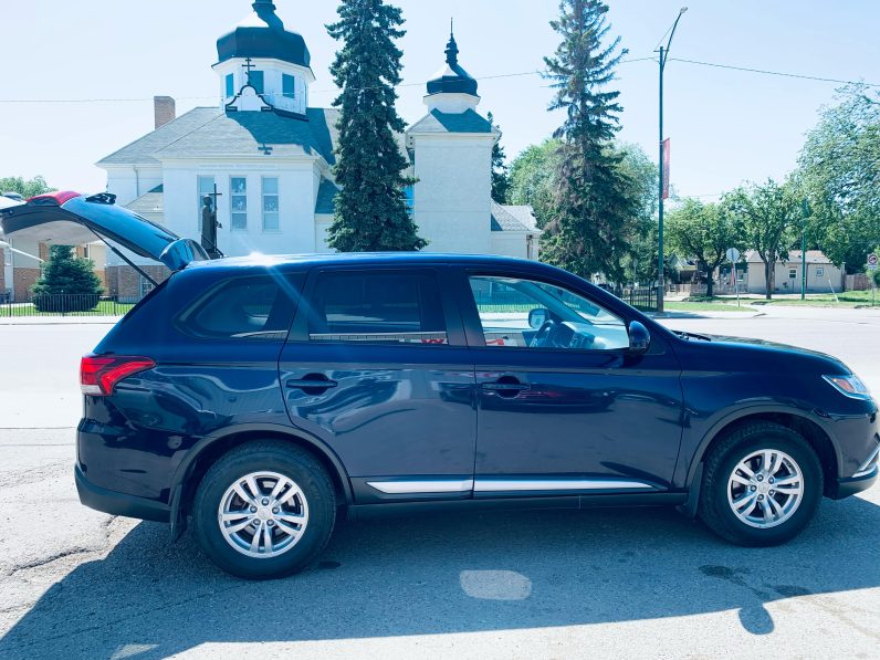 
								2016 MITSUBISHI OUTLANDER ES full									