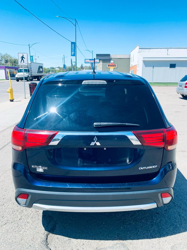 
								2016 MITSUBISHI OUTLANDER ES full									