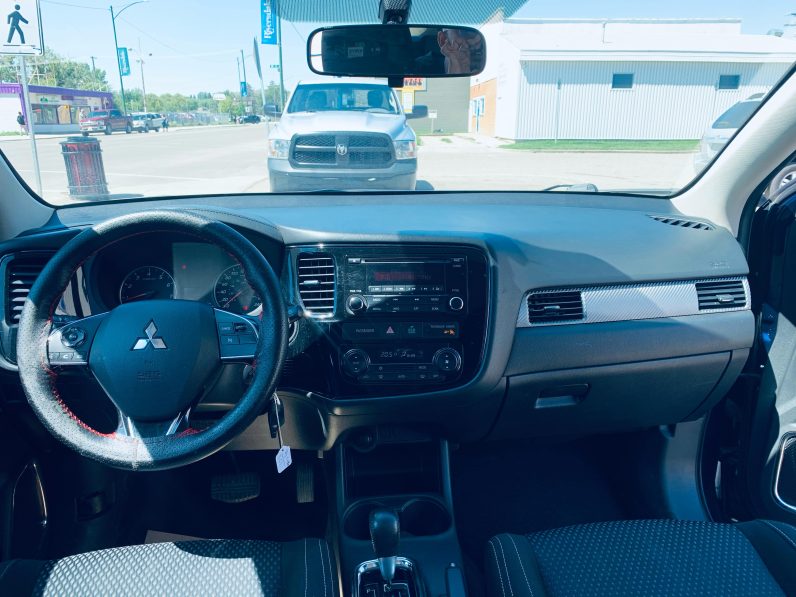 
								2016 MITSUBISHI OUTLANDER ES full									