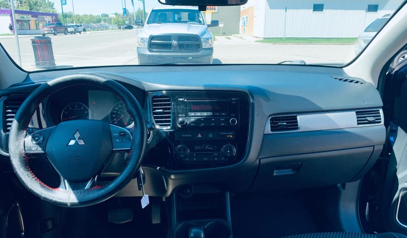 
								2016 MITSUBISHI OUTLANDER ES full									