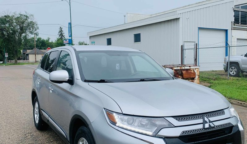 
								2020 MITSUBISHI OUTLANDER ES full									