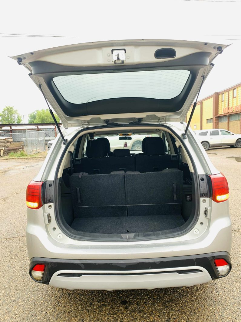 
								2020 MITSUBISHI OUTLANDER ES full									