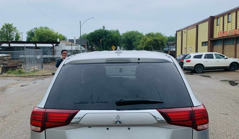 
								2020 MITSUBISHI OUTLANDER ES full									