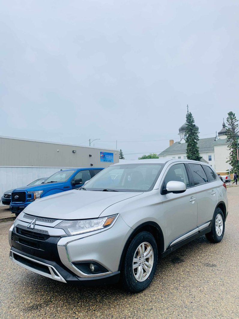 
								2020 MITSUBISHI OUTLANDER ES full									