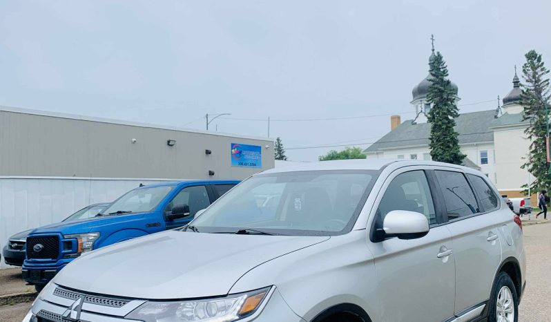 
								2020 MITSUBISHI OUTLANDER ES full									