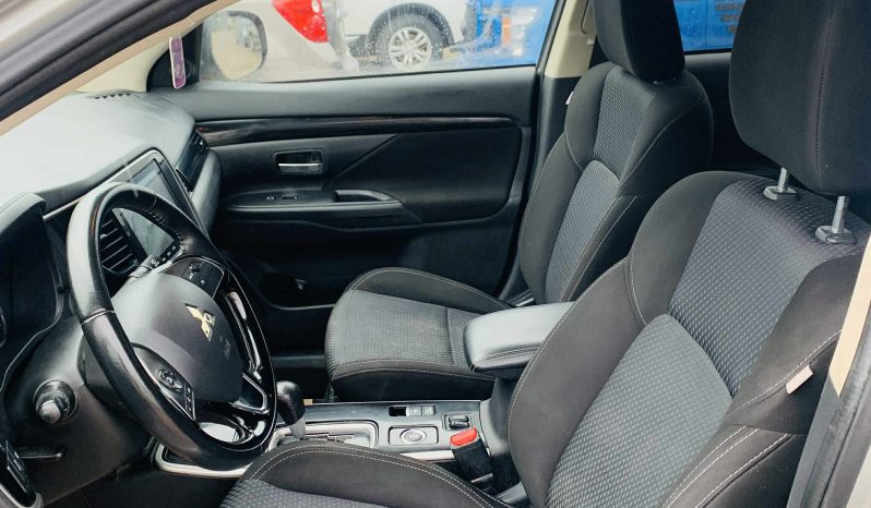 
								2020 MITSUBISHI OUTLANDER ES full									