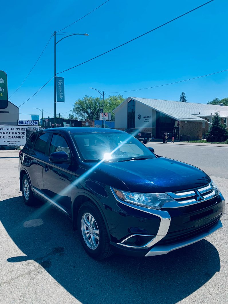 
								2016 MITSUBISHI OUTLANDER ES full									