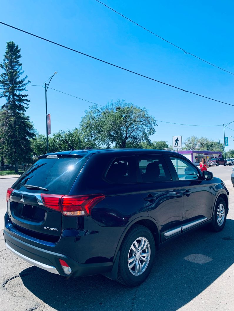 
								2016 MITSUBISHI OUTLANDER ES full									