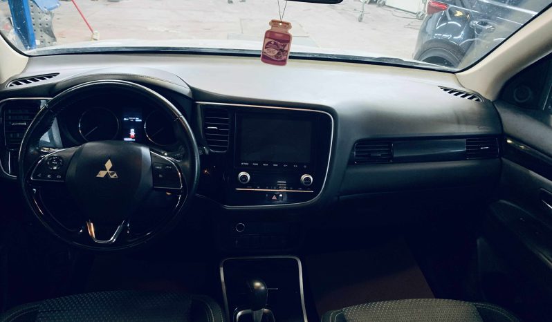 
								2020 MITSUBISHI OUTLANDER ES full									