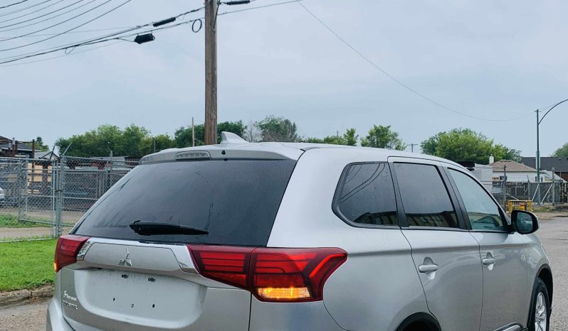 
								2020 MITSUBISHI OUTLANDER ES full									