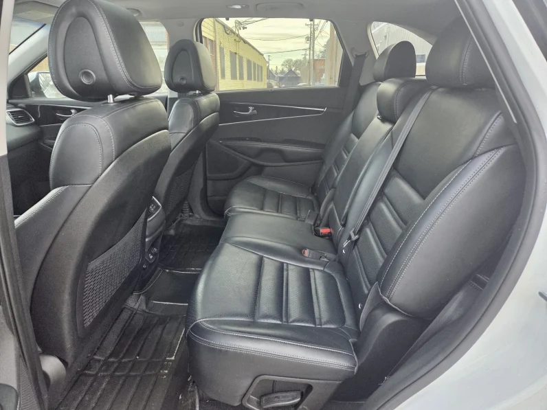 
								2016 Kia Sorento full									