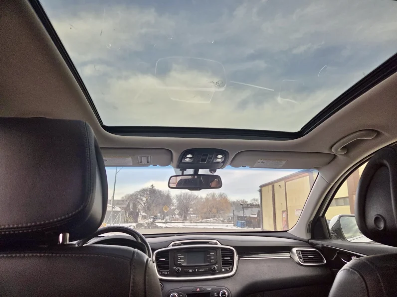 
								2016 Kia Sorento full									