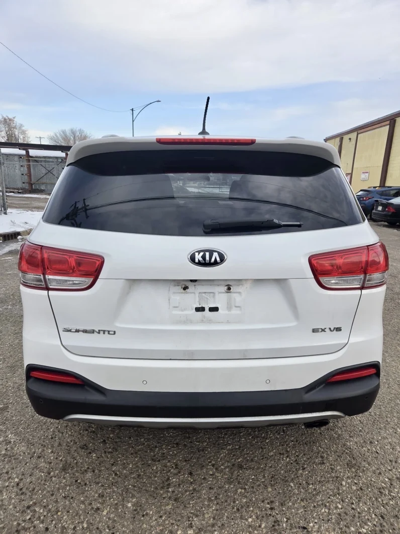 
								2016 Kia Sorento full									