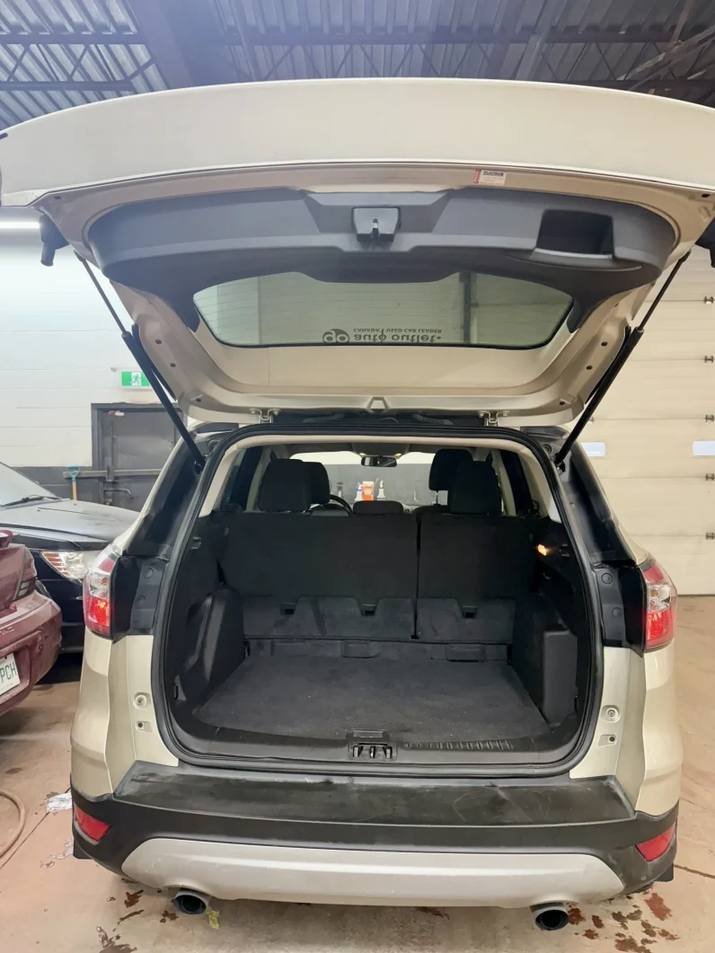 
								2018 Ford Escape SE full									