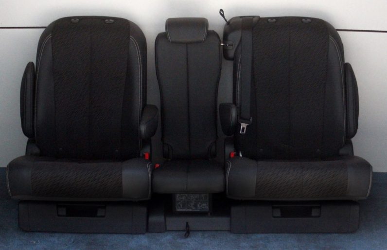 
								2014 Toyota Sienna full									