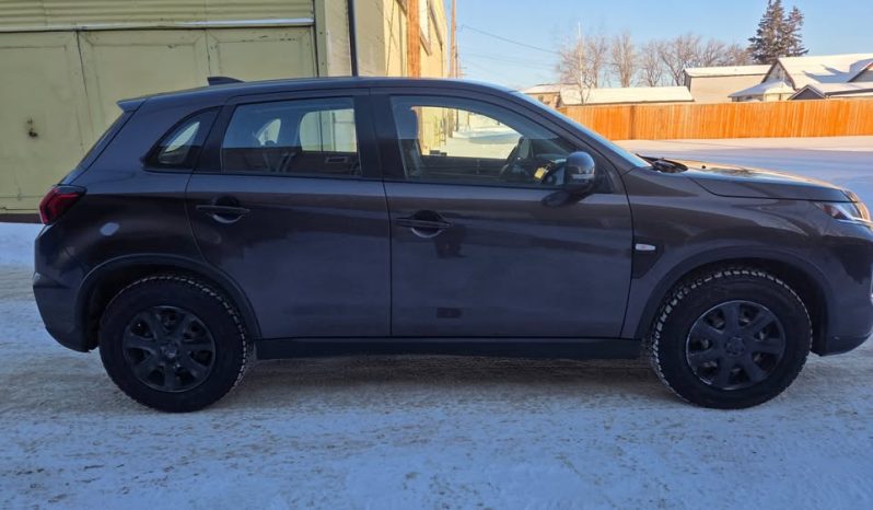 
								2021 Mitsubishi RVR full									
