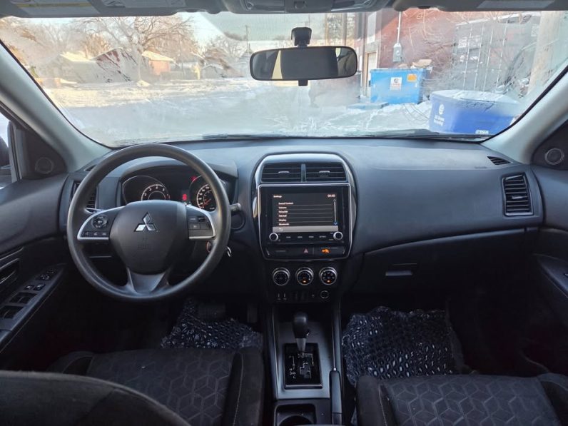 
								2021 Mitsubishi RVR full									