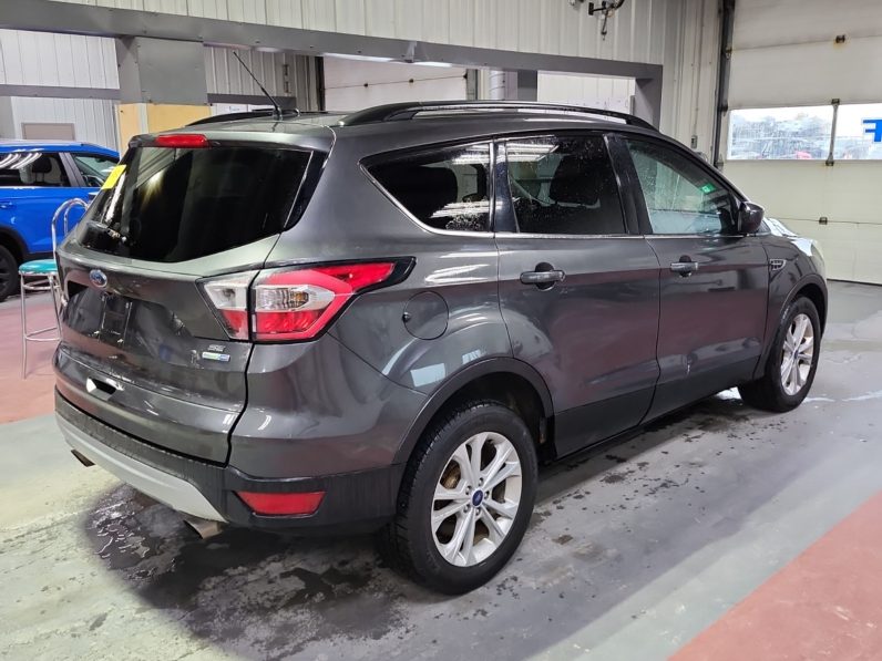 
								2017 Ford Escape SE full									