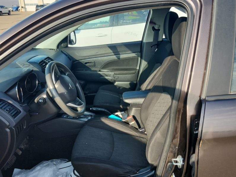 
								2021 Mitsubishi RVR full									