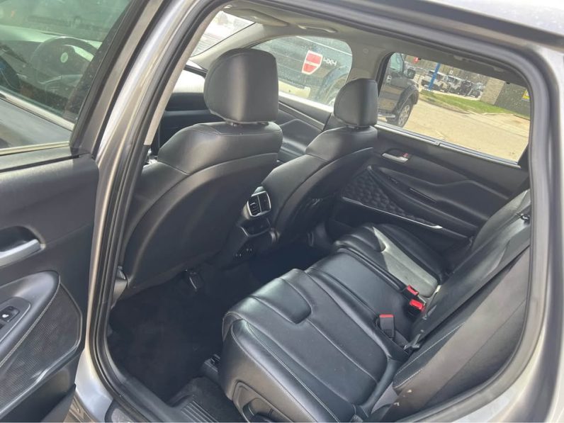 
								2019 HYUNDAI SANTA FE SEL full									