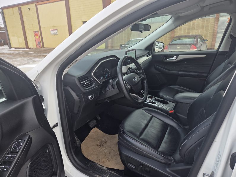 
								2021  FORD ESCAPE SEL full									