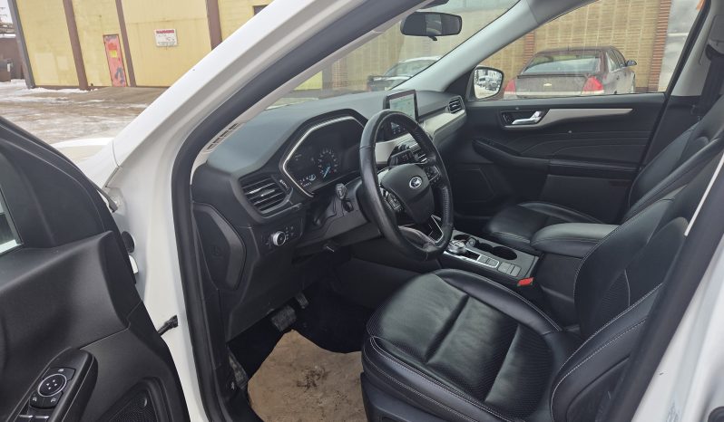 
								2021  FORD ESCAPE SEL full									