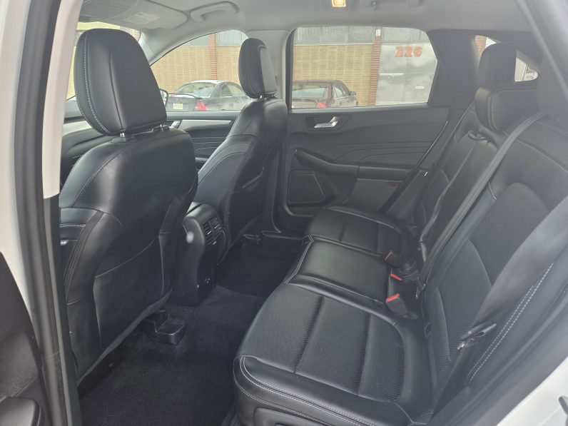 
								2021  FORD ESCAPE SEL full									