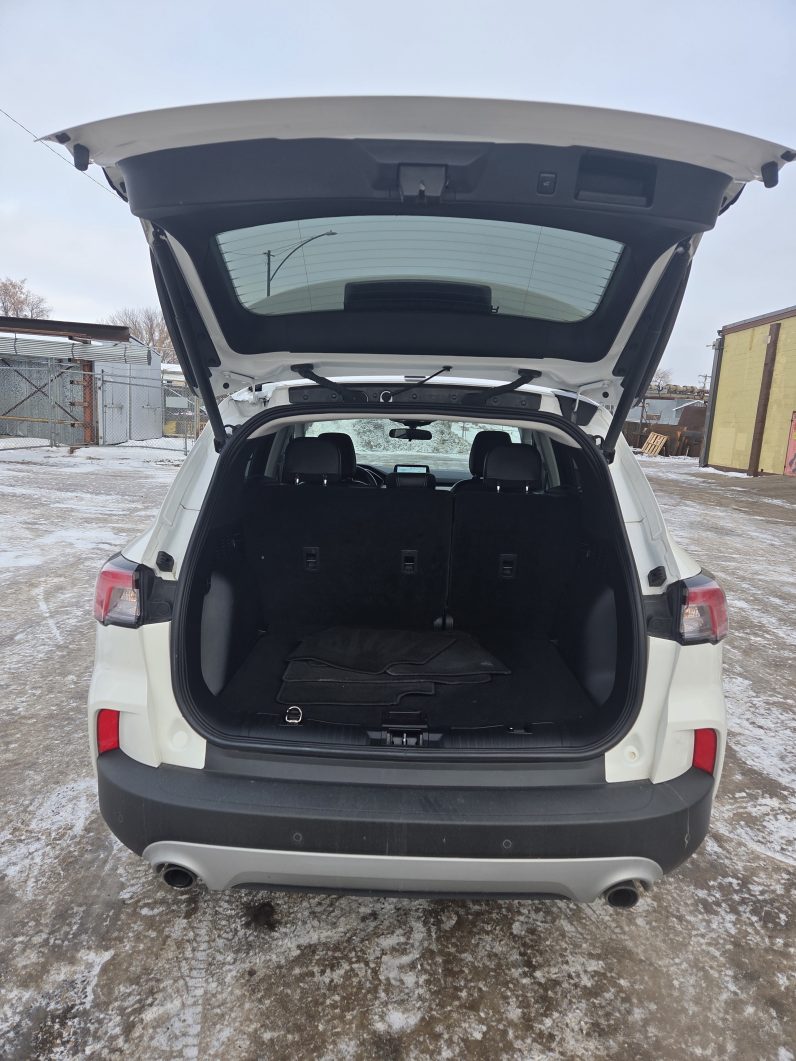 
								2021  FORD ESCAPE SEL full									