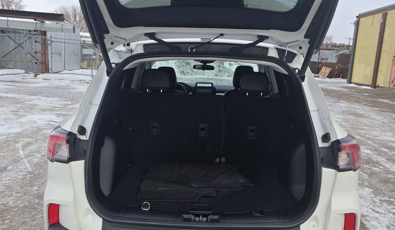 
								2021  FORD ESCAPE SEL full									