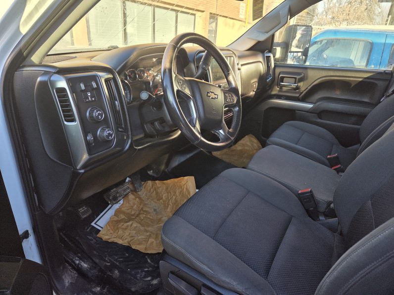 
								2018 Chevrolet Silverado K1500 LT full									