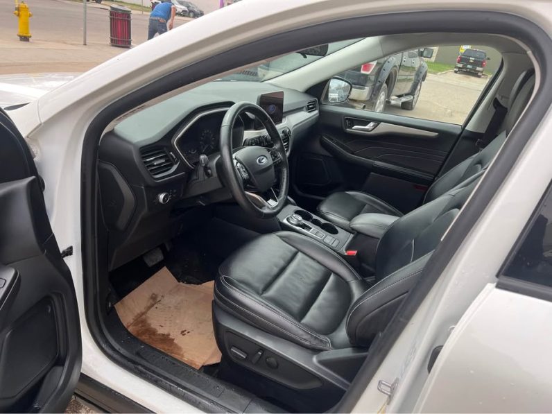 
								2021  FORD ESCAPE SEL full									