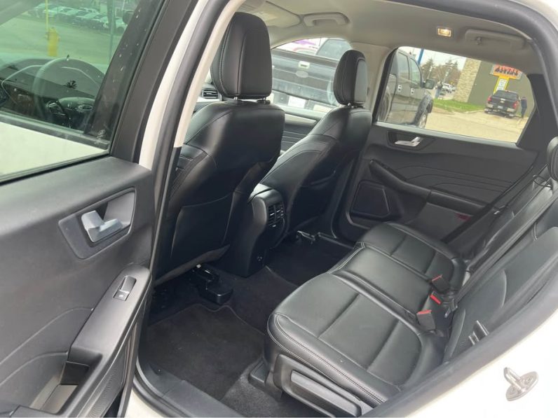 
								2021  FORD ESCAPE SEL full									