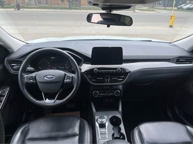
								2021  FORD ESCAPE SEL full									