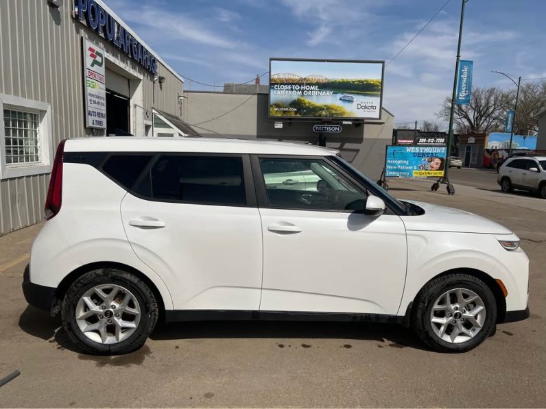 
								2021 KIA SOUL EX full									
