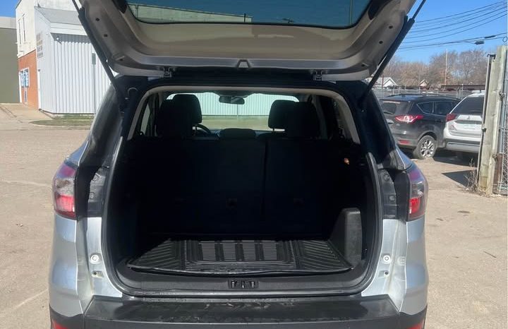
								2017 Ford Escape SE full									